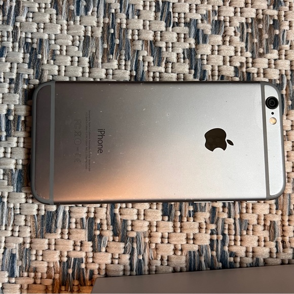 iPhone 6 32GB - Picture 7 of 8